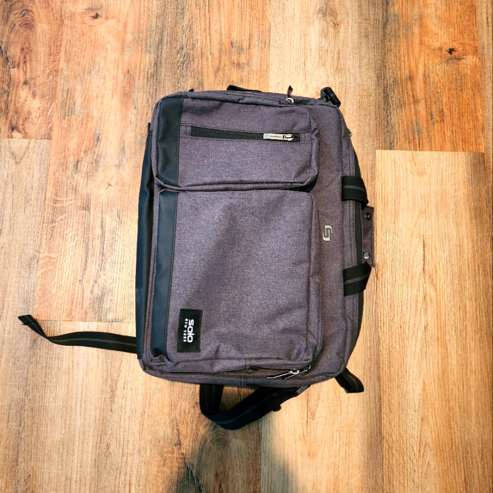 Solo convertible backpack. Gray